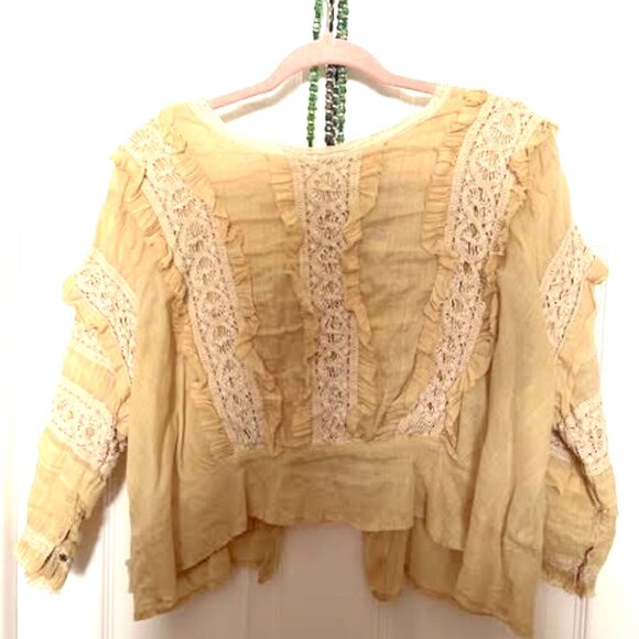 Magnolia Pearl Daffodil Marburger Top - Picture 1 of 6